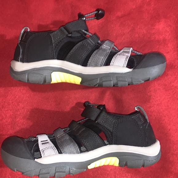 KEEN Sandals BIG KIDS' NEWPORT H2 Water Shoes - Picture 6 of 8